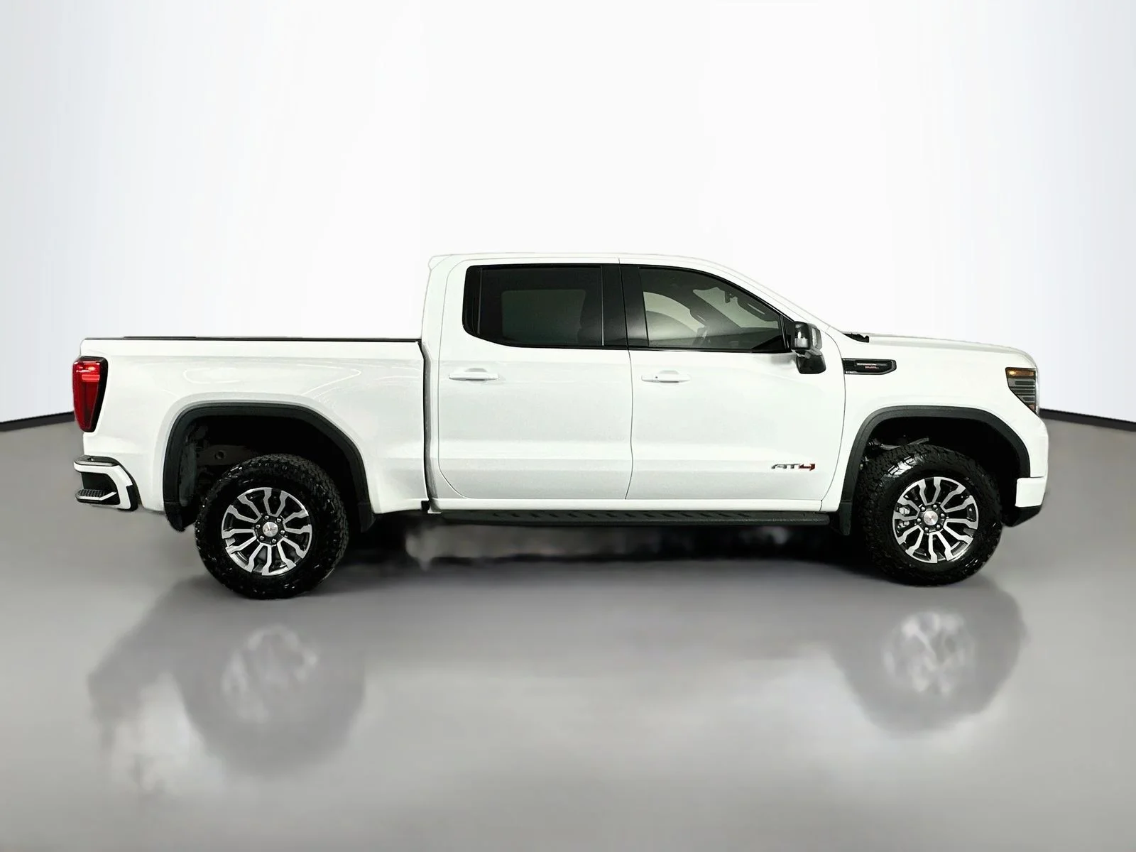 Used 2022 Summit White GMC AT4 image 8