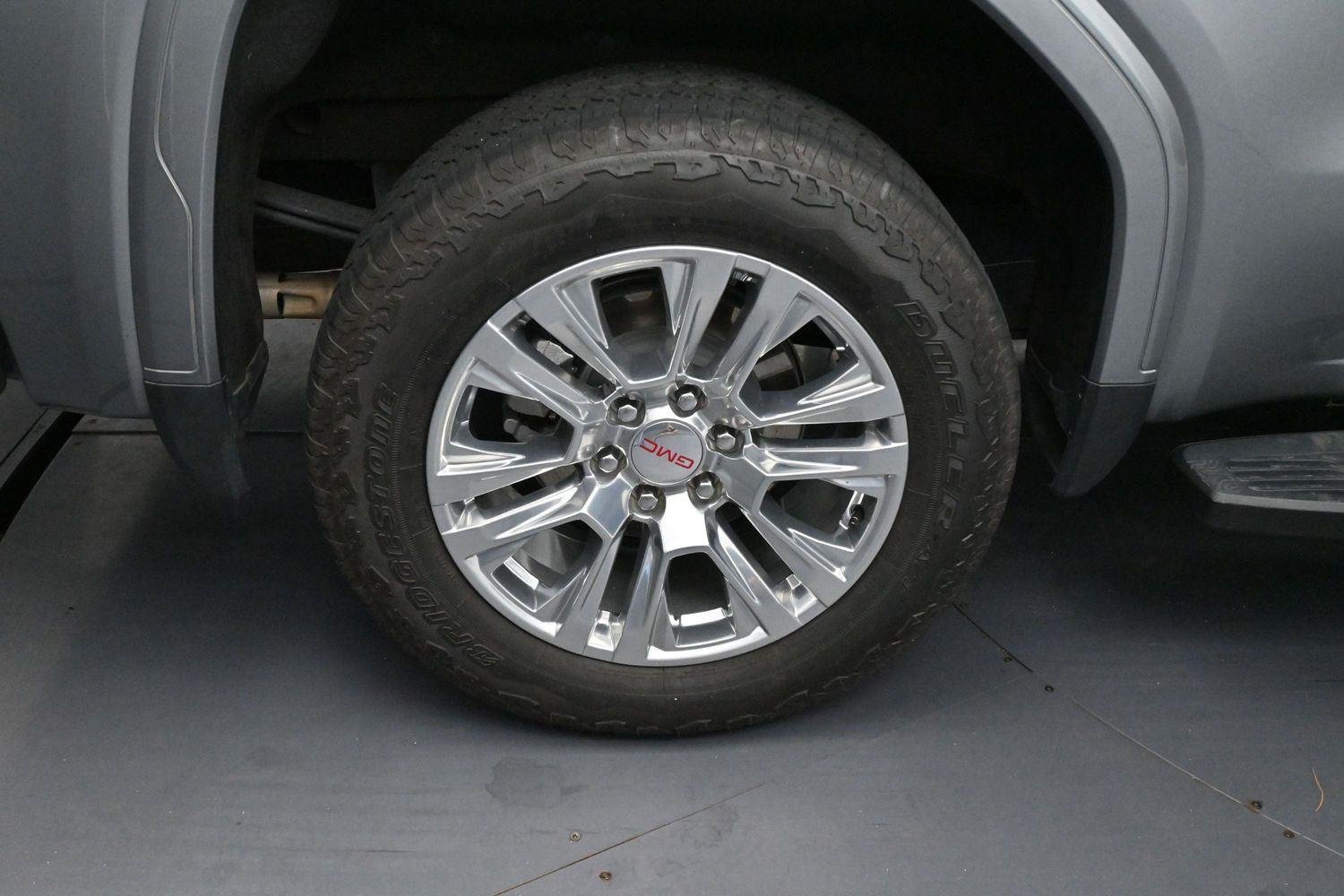Used 2024 Sterling Metallic GMC Denali image 38