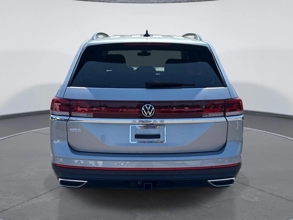 Used 2025  Volkswagen 2.0T SE w/Technology image 6