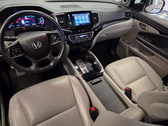 Used 2021  Honda Touring image 14