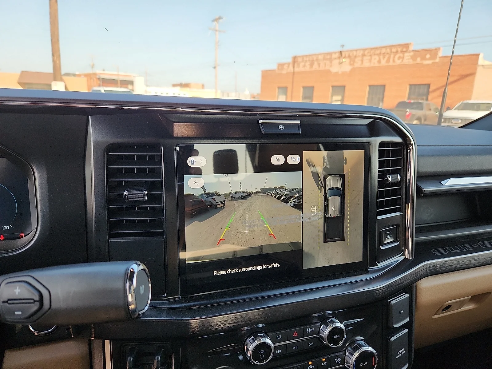 New 2026 Oxford White Ford Lariat image 23