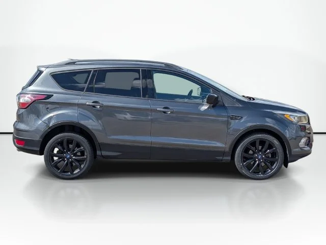 Used 2018 Gray Ford SE image 5