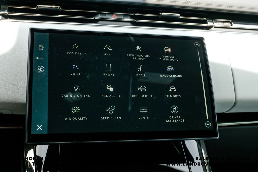 New 2026 Santorini Black Metallic Land Rover SE image 33