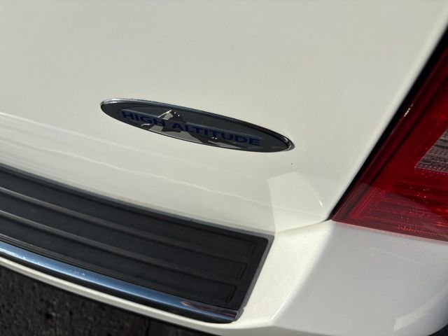 Used 2016 White Jeep Latitude image 16