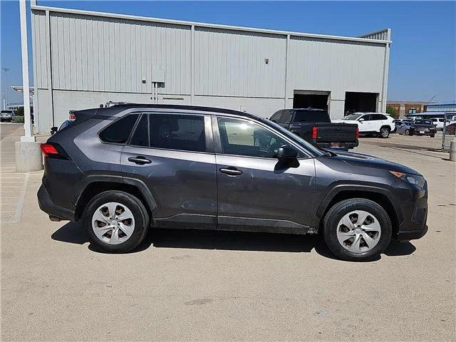 Used 2019 Silver Sky Metallic Toyota LE Front-wheel Drive image 5