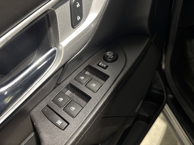 Used 2017 Onyx Black GMC SLT image 23
