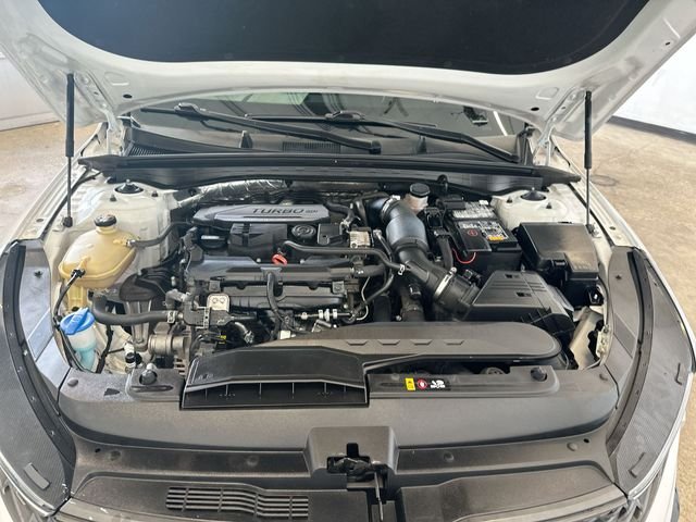 Used 2022 White Kia GT-Line image 19