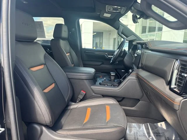 Used 2023  GMC AT4 image 36