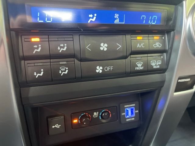 Used 2024  Toyota Limited image 17