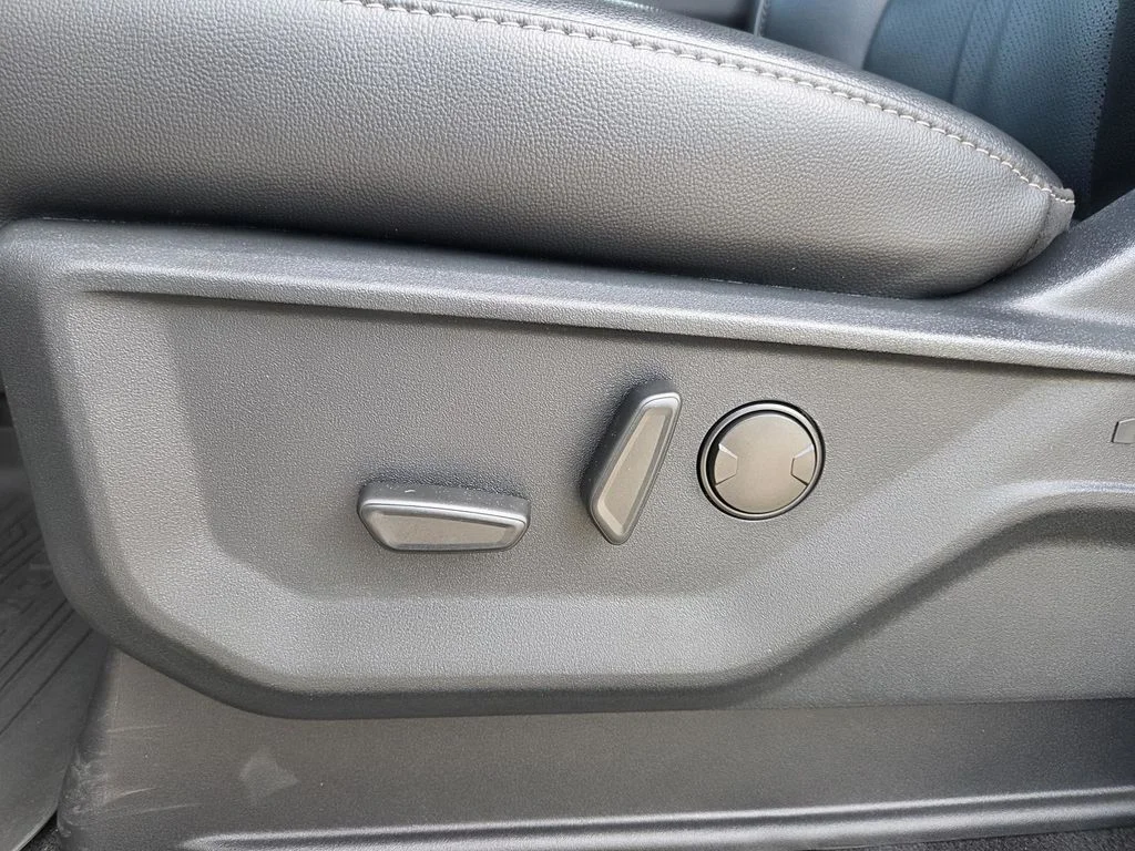New 2026 Iconic Silver Metallic Ford Lariat® image 24