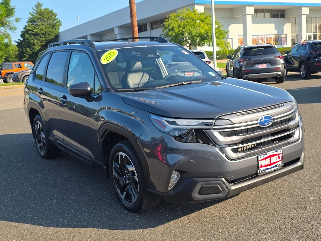 Used 2025 Magnetite Gray Metallic Subaru Limited image 9
