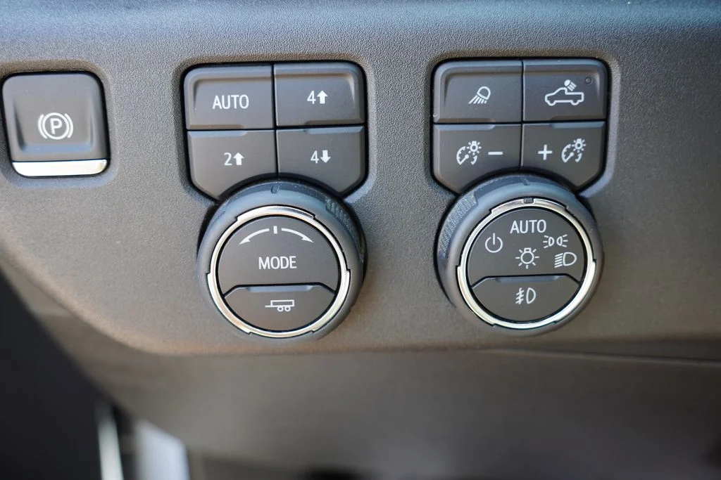 Used 2024 Summit White Chevrolet LTZ image 27