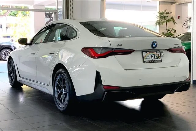 Used 2025 Alpine White BMW eDrive40 image 5