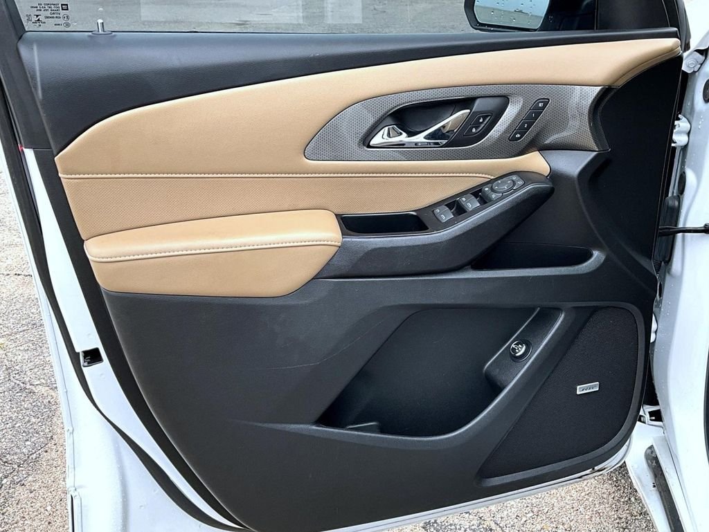 Used 2023 Beige Chevrolet Premier image 9