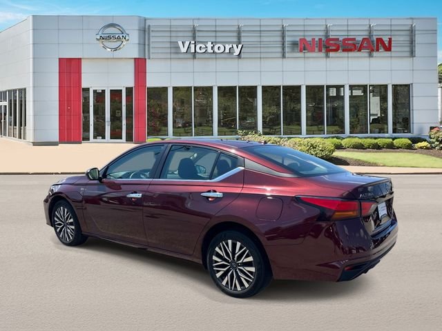 Used 2025 Garnet Pearl Nissan 2.5 SV image 6