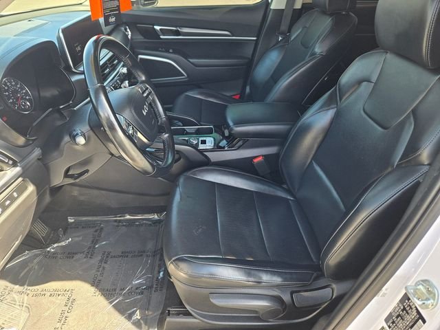Used 2022 White Kia LX image 10