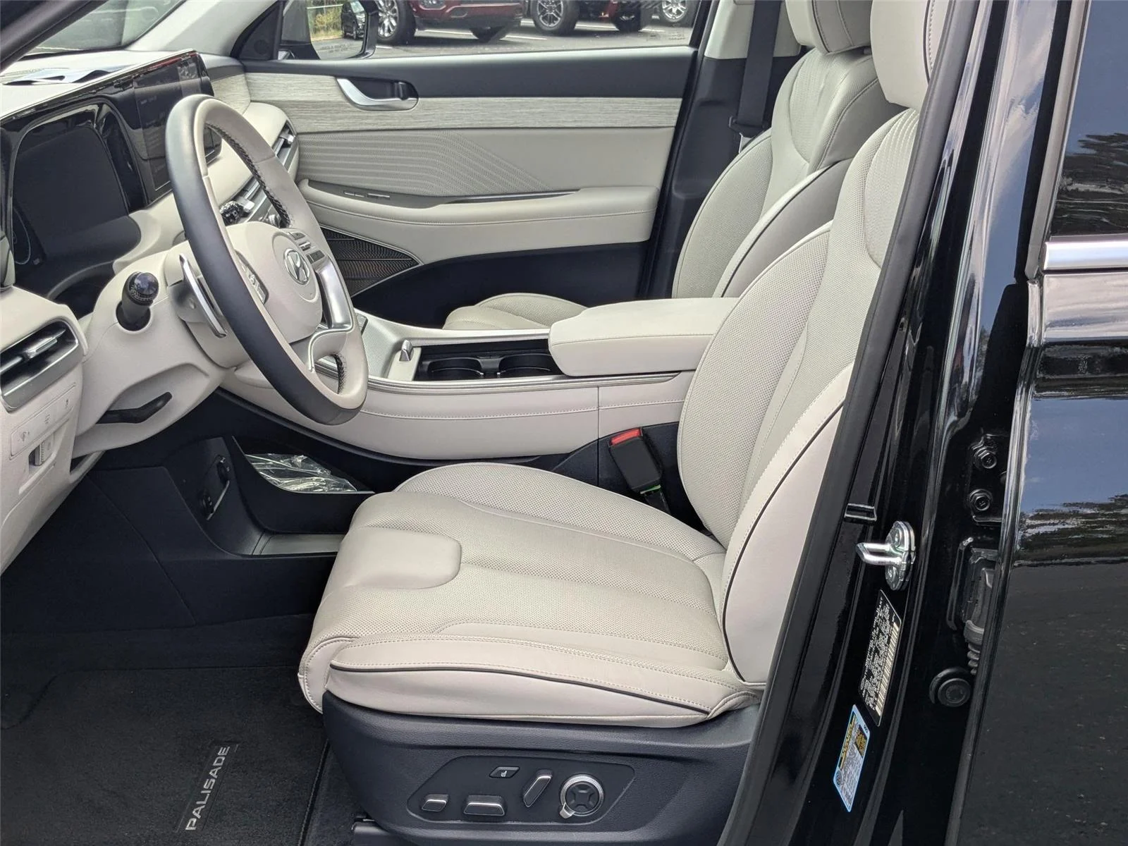 Used 2025 Abyss Black Pearl Hyundai Calligraphy image 12