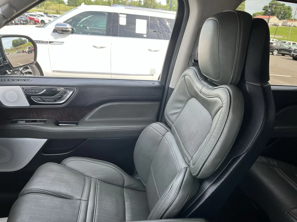 Used 2022 Green Lincoln Black Label image 25