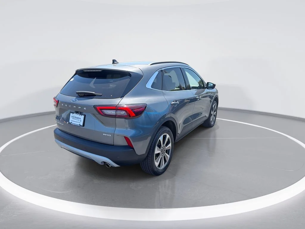 Used 2025  Ford Platinum image 8