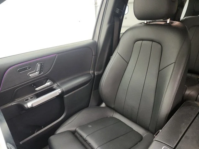 Used 2023  Mercedes-Benz GLB 250 image 15