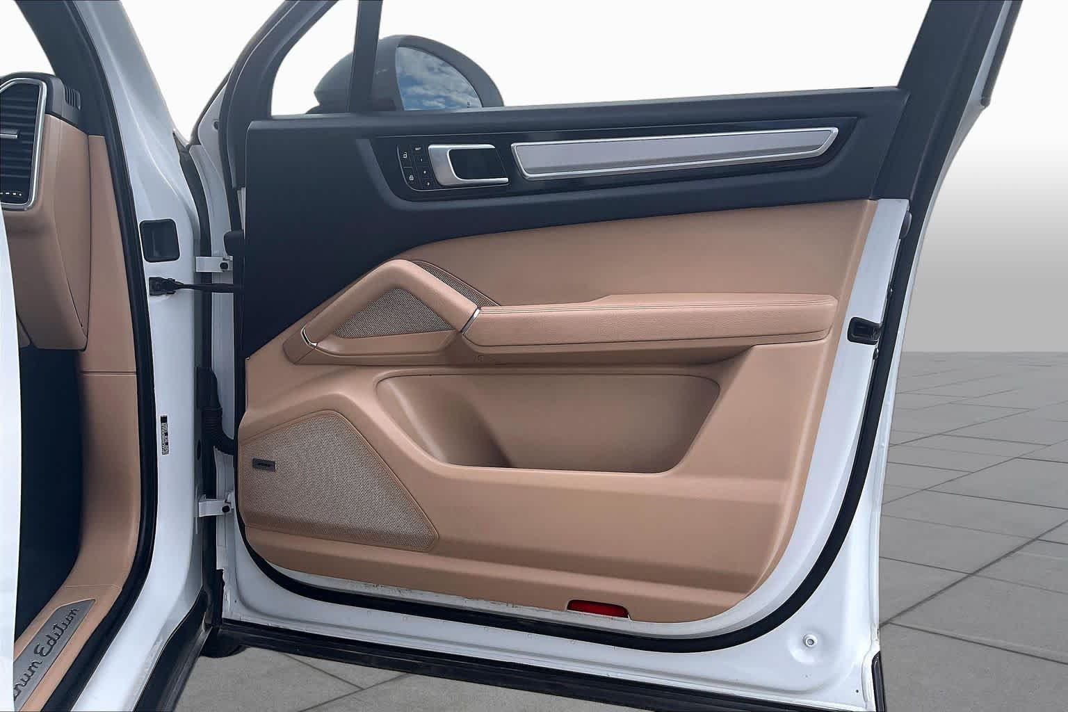 Used 2022  Porsche  image 22
