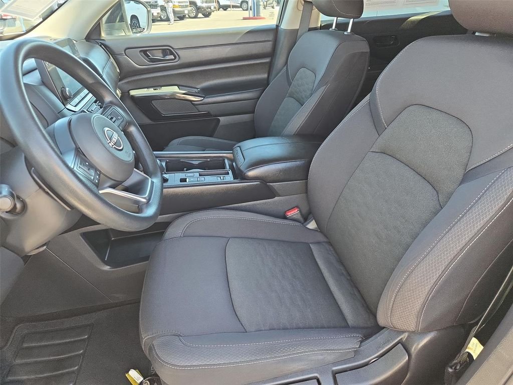 2024 Nissan Pathfinder S - Photo 11
