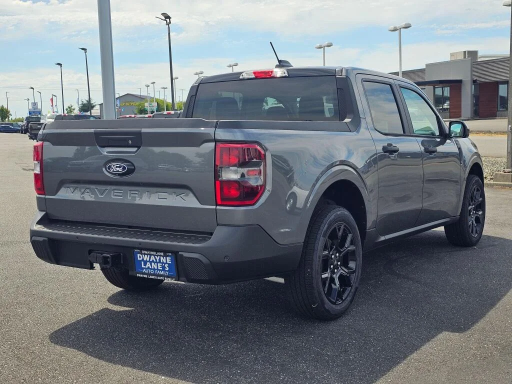 New 2026 Carbonized Gray Metallic Ford XLT image 5
