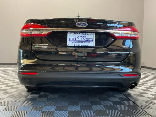 Used 2018 Black Ford SE Luxury image 10