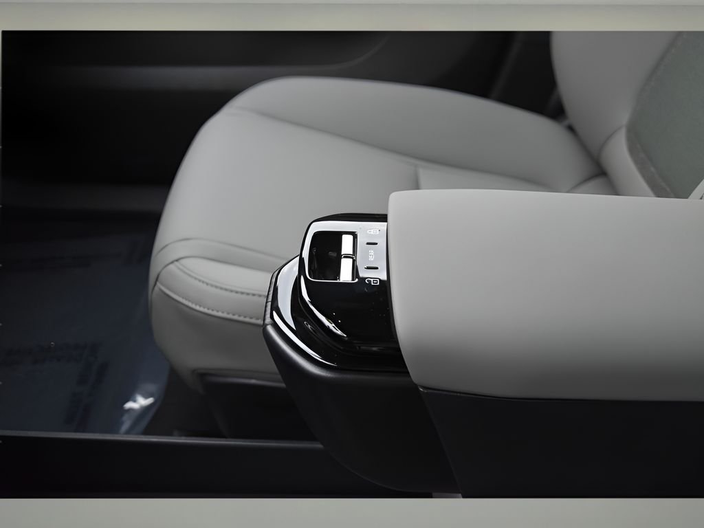 2026 Volvo EX30 Ultra - Photo 36