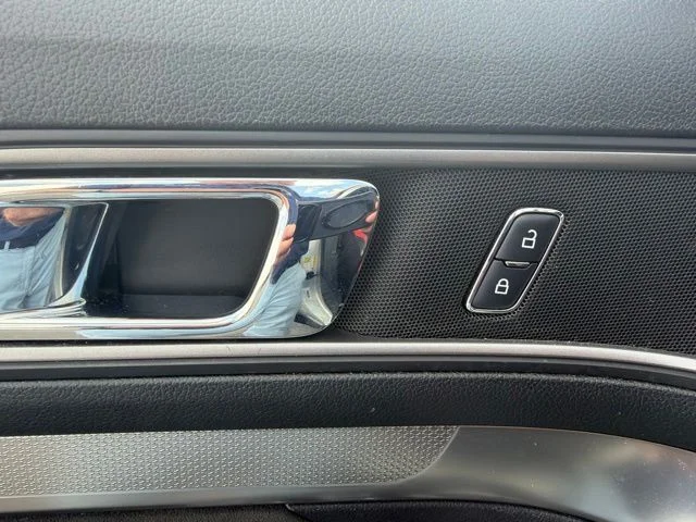 Used 2019 Silver Ford XLT image 16