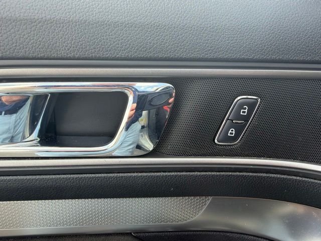 Used 2019 Silver Ford XLT image 16