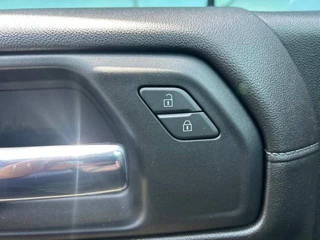 Used 2021 White Chevrolet RST image 18