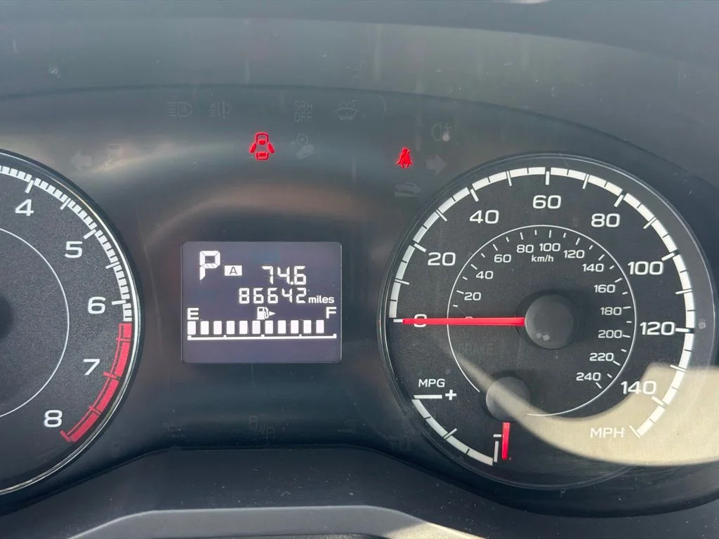 Used 2018 Gray Subaru 2.0i image 2