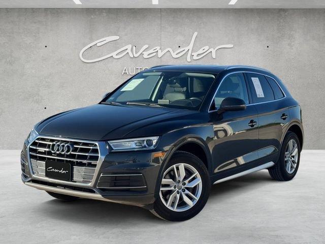 2020 Audi Q5 45 Titanium quattro S tronic Premium's photo