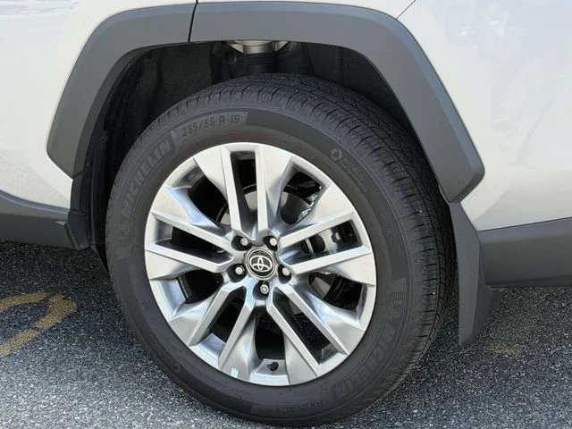 Used 2025 Silver Toyota XLE Premium image 12