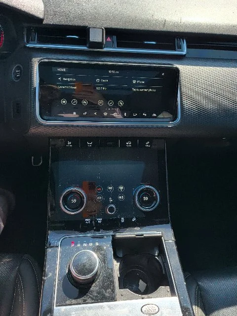 Used 2018  Land Rover SE R-Dynamic image 15
