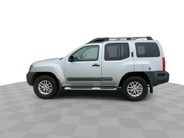 Used 2015 Silver Nissan S image 5