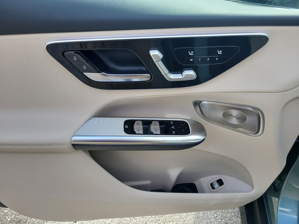 New 2026 Verde Silver Metallic Mercedes-Benz GLC 300 image 18