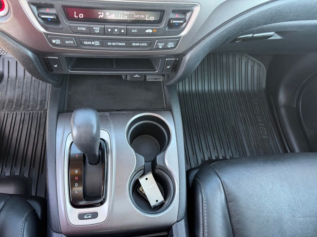 Used 2020 Black Honda EX-L image 36