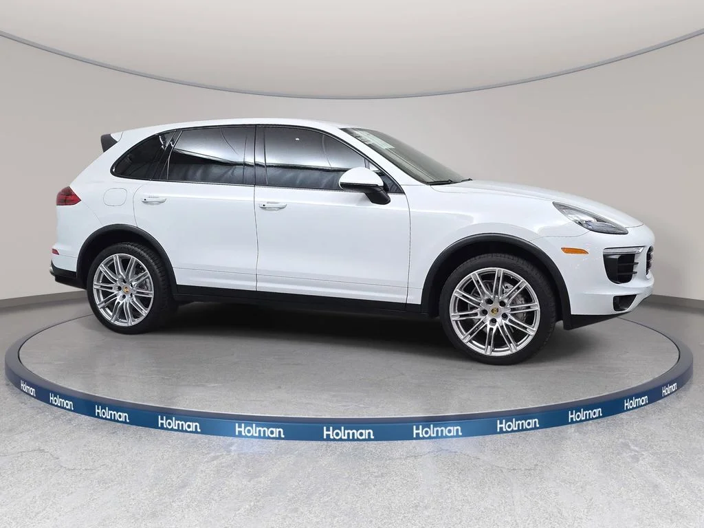 Used 2017  Porsche S image 4