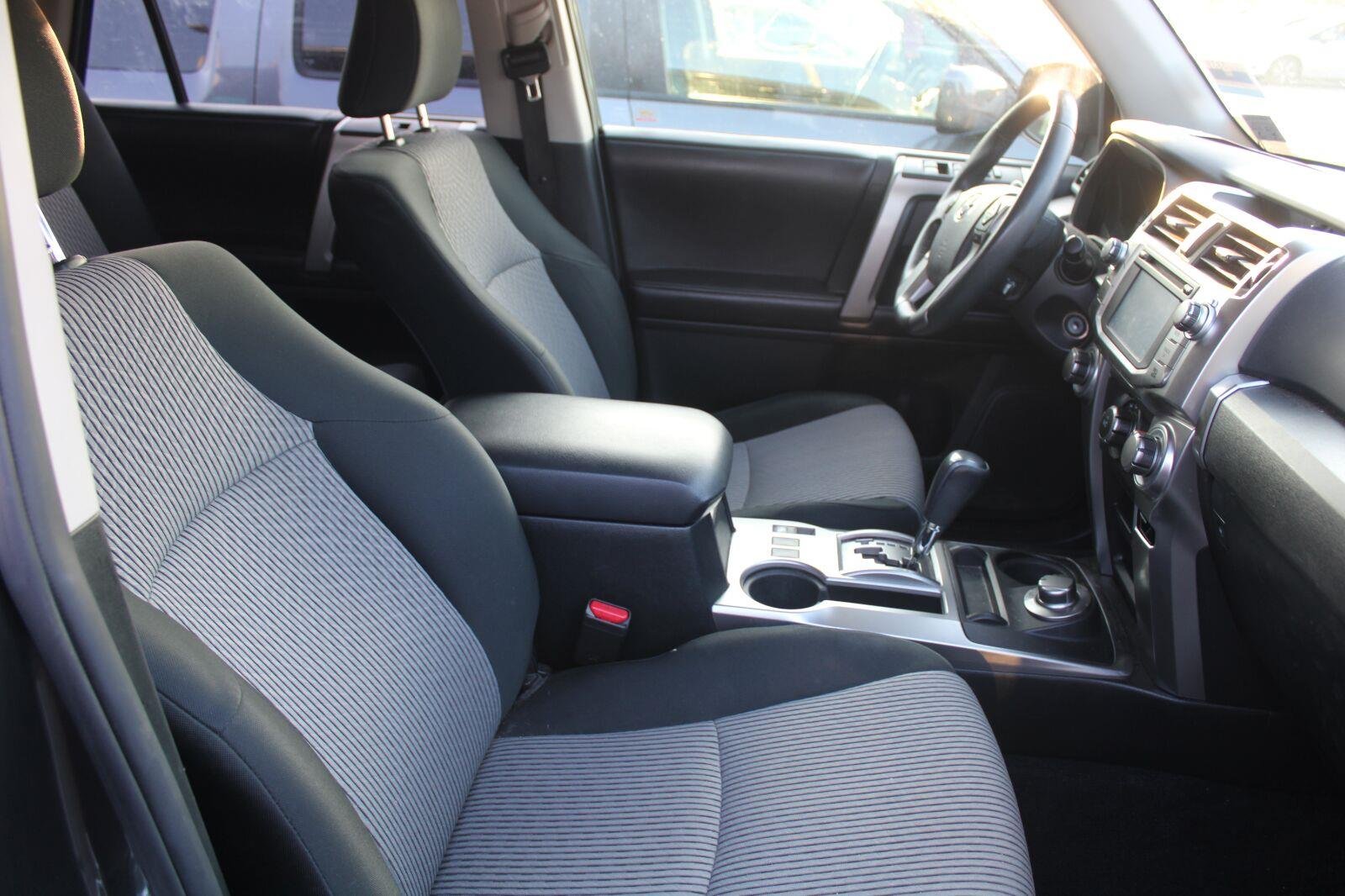 Used 2017 Magnetic Gray Metallic Toyota SR5 image 4