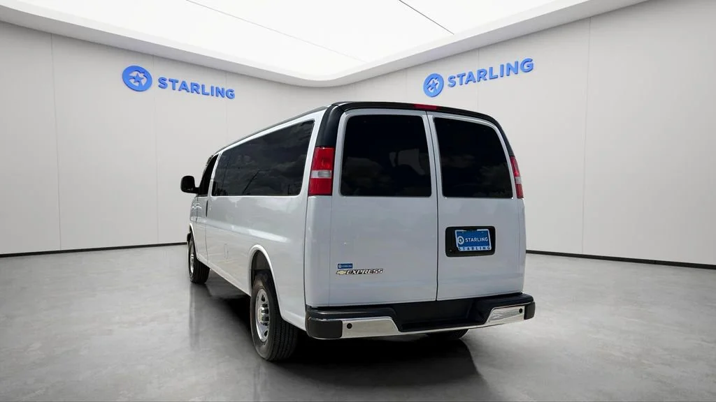 Used 2025 Summit White Chevrolet 1LT image 6