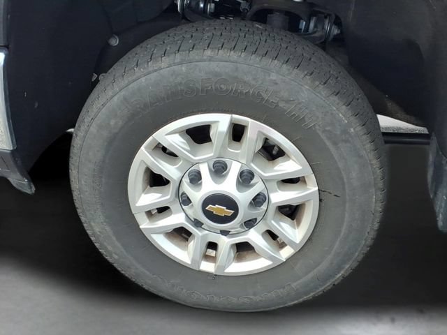 Used 2025 Summit White Chevrolet LT image 18