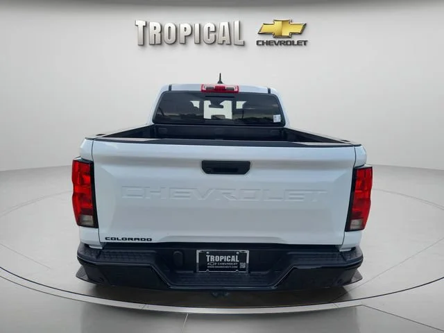 New 2026 Summit White Chevrolet WT image 4