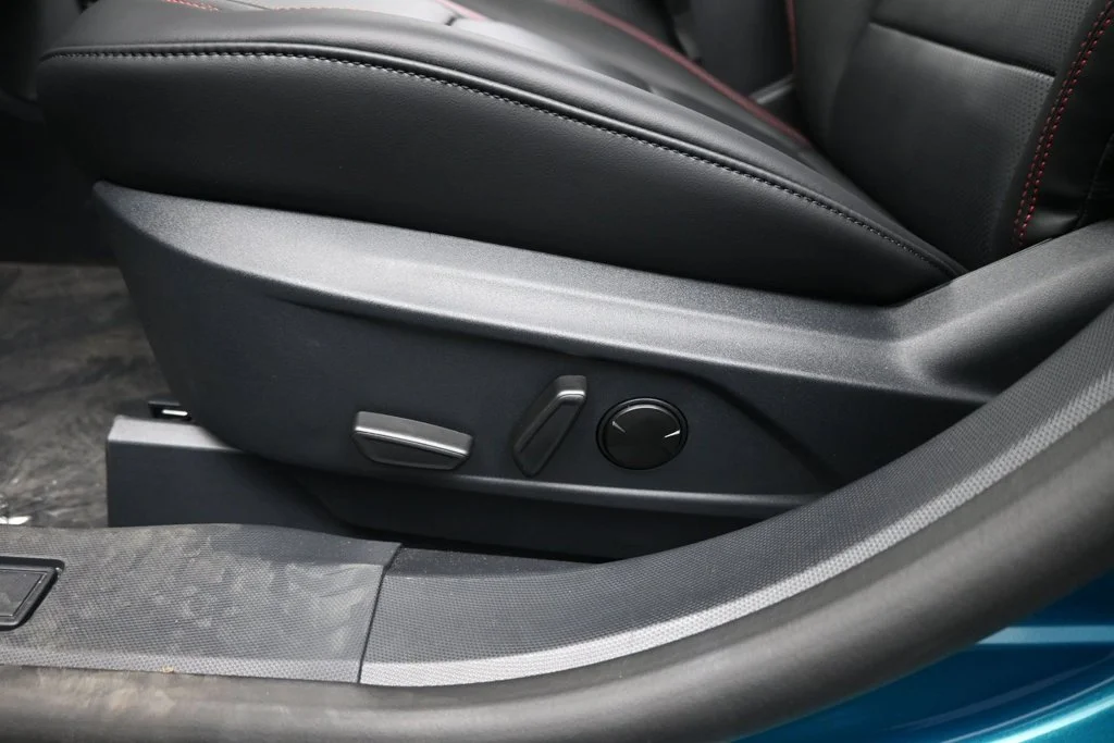 New 2026 Adriatic Blue Metallic Ford Premium image 10