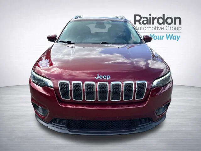 Used 2019 Velvet Red Pearlcoat Jeep Latitude Plus image 8