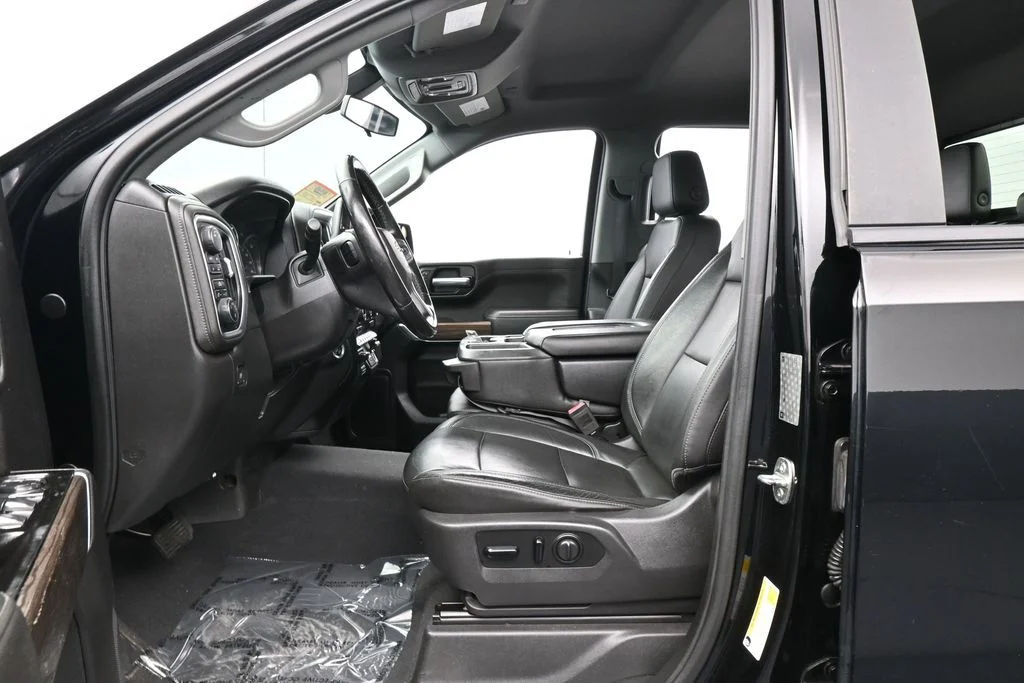Used 2019 Black Chevrolet LT image 10