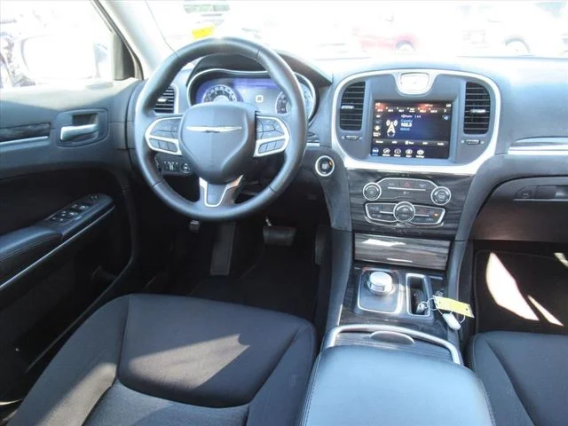 Used 2021  Chrysler Touring image 13