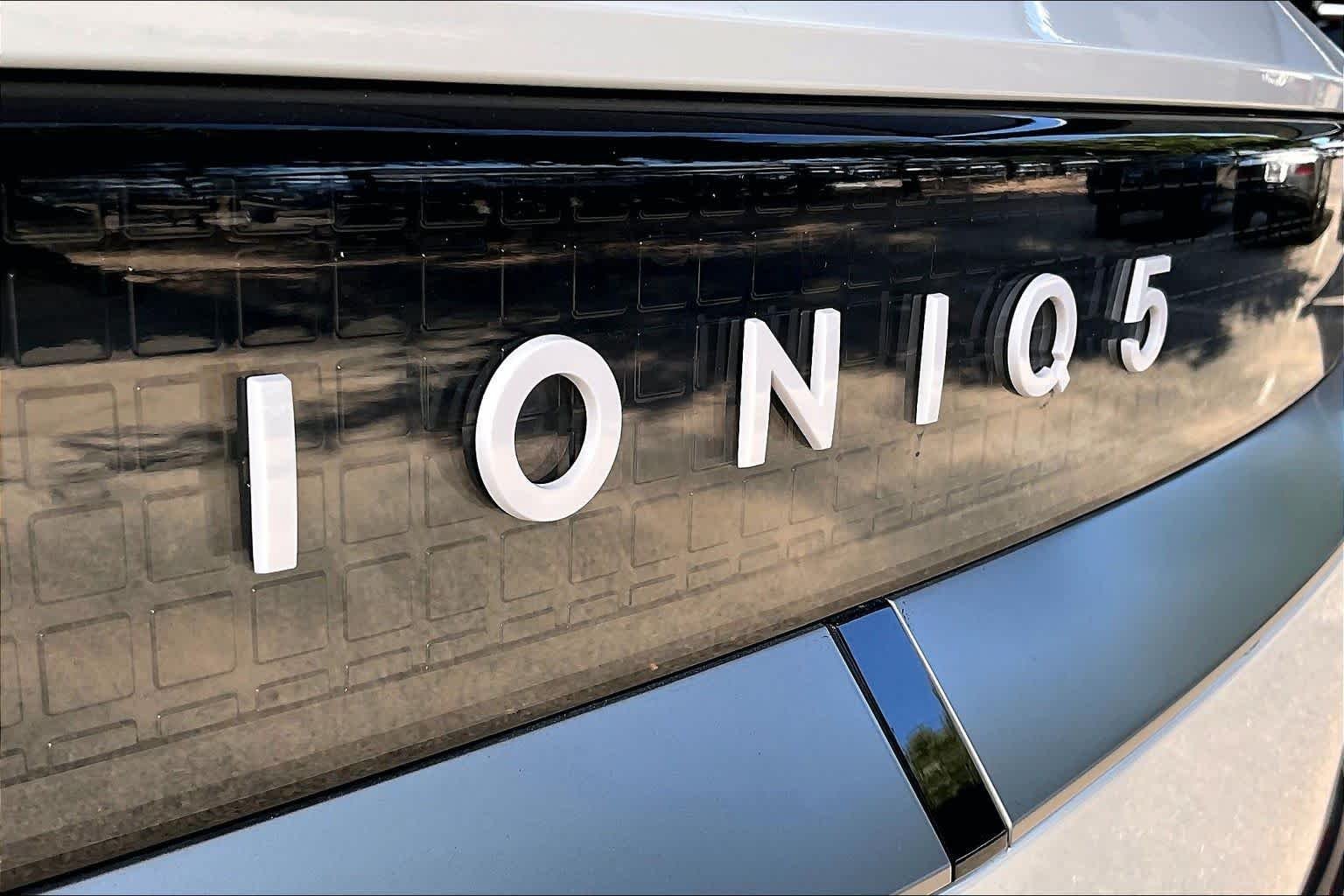 Certified Used 2026 Atlas White Hyundai SE image 9