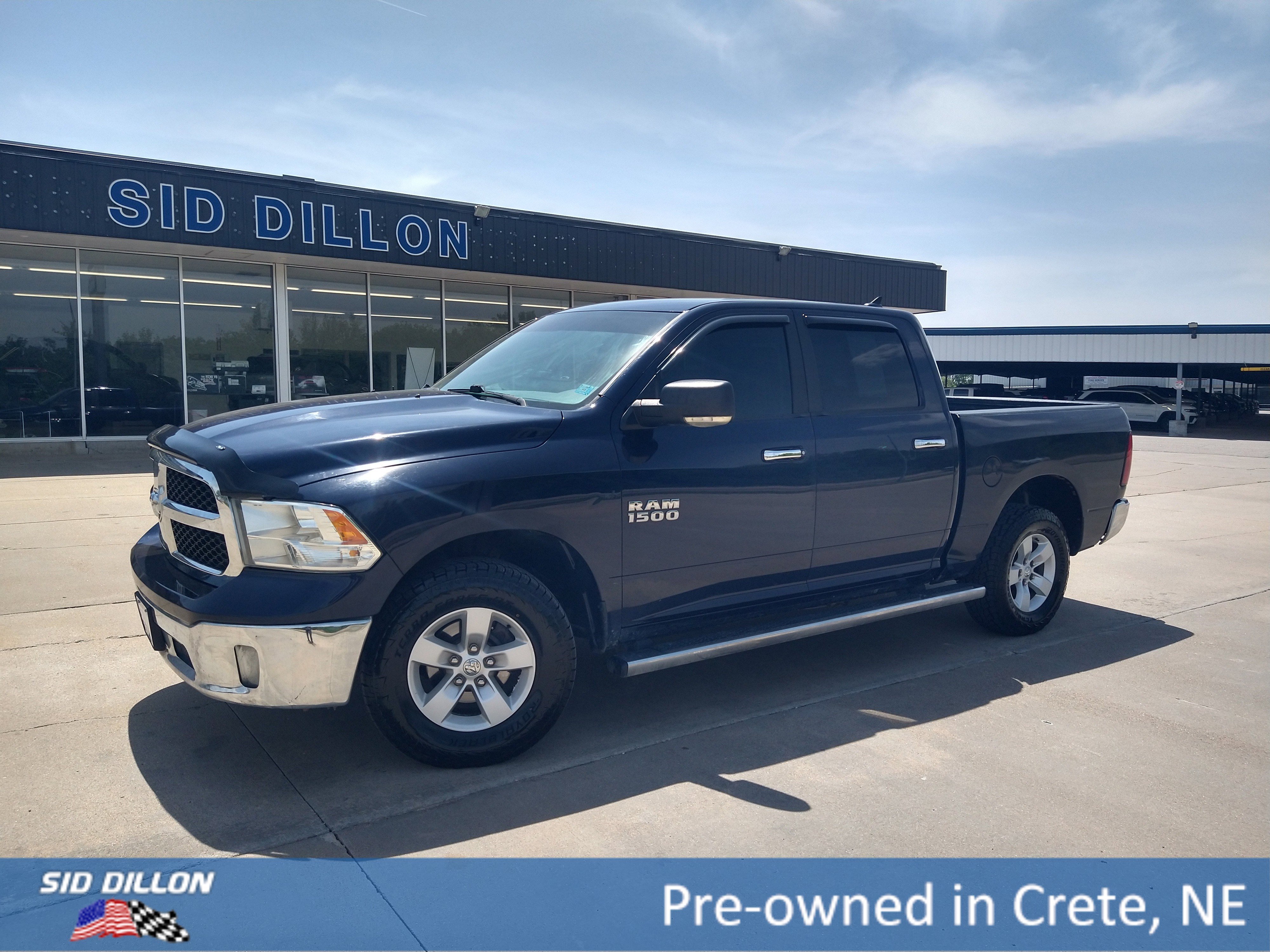 2016 RAM 1500 SLT 4x4 Crew Cab 5'7's photo